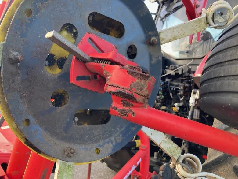 Fenaison POTTINGER HIT 810 N