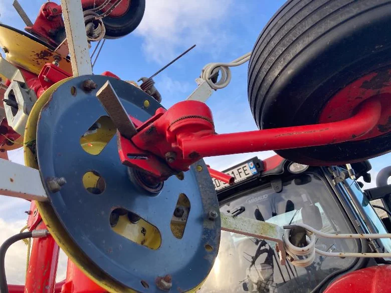 Fenaison POTTINGER HIT 810 N