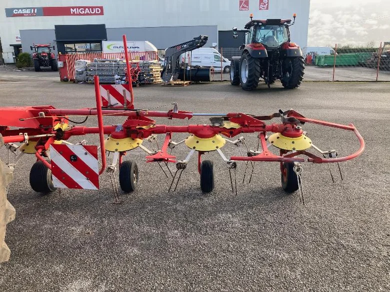 Fenaison POTTINGER HIT 810 N