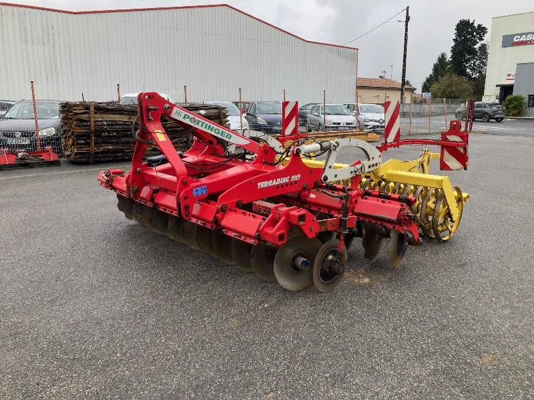 Outils de travail du sol POTTINGER TERRADISC 3001