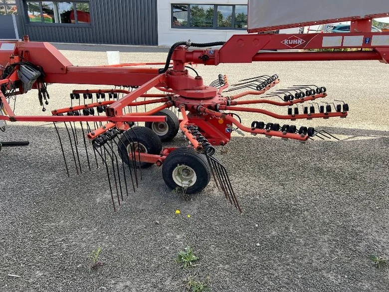 Fenaison KUHN GA 6522