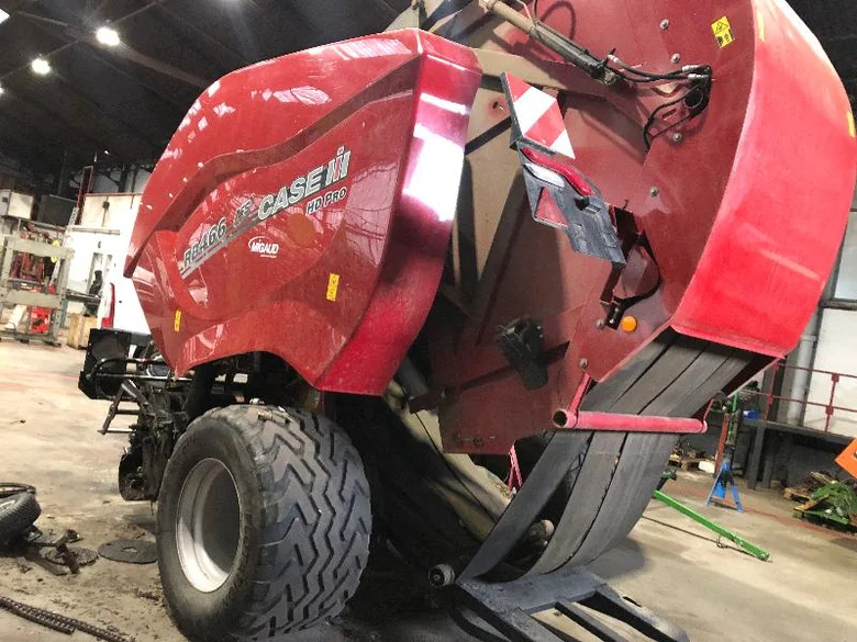 Presse CASE IH RB 466 HD PRO