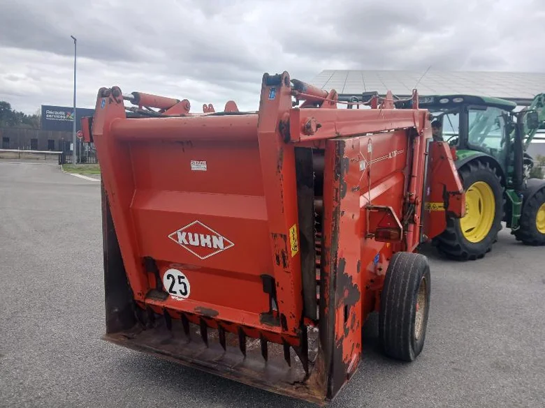 Matériels d'élevage KUHN ALTOR 7560