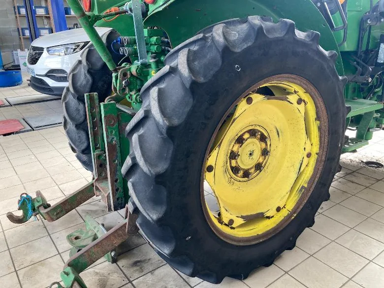 Tracteur JOHN-DEERE 5080 GV