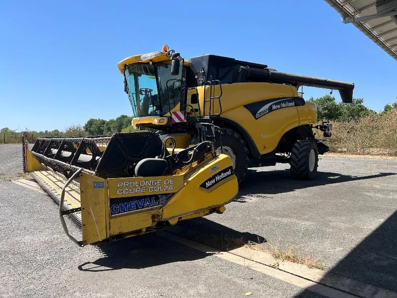 Moissonneuse-batteuse NEW-HOLLAND CR 980