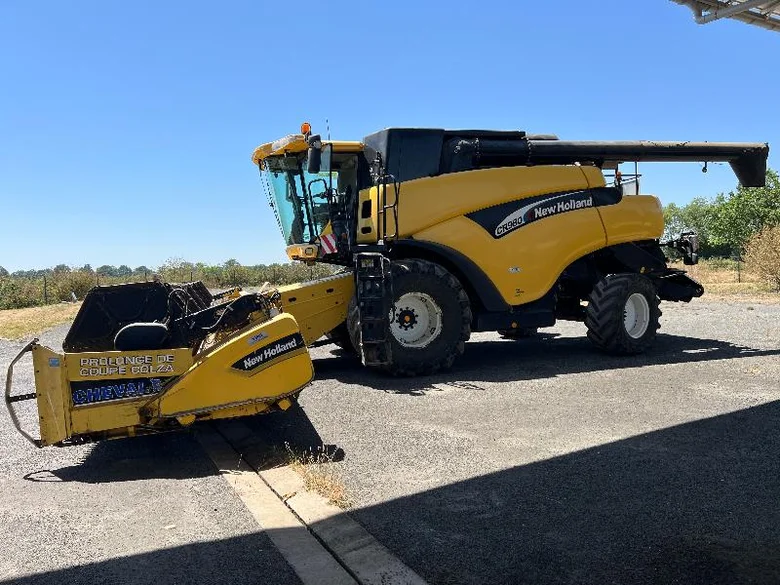 Moissonneuse-batteuse NEW-HOLLAND CR 980