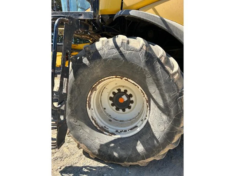 Moissonneuse-batteuse NEW-HOLLAND CX 840
