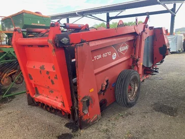 Matériels d'élevage KUHN ALTOR 6070
