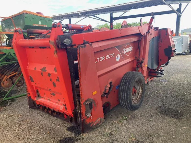 Matériels d'élevage KUHN ALTOR 6070