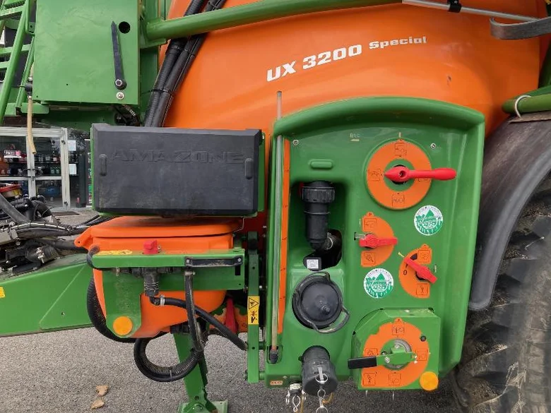 Pulvérisateur AMAZONE UX 3200