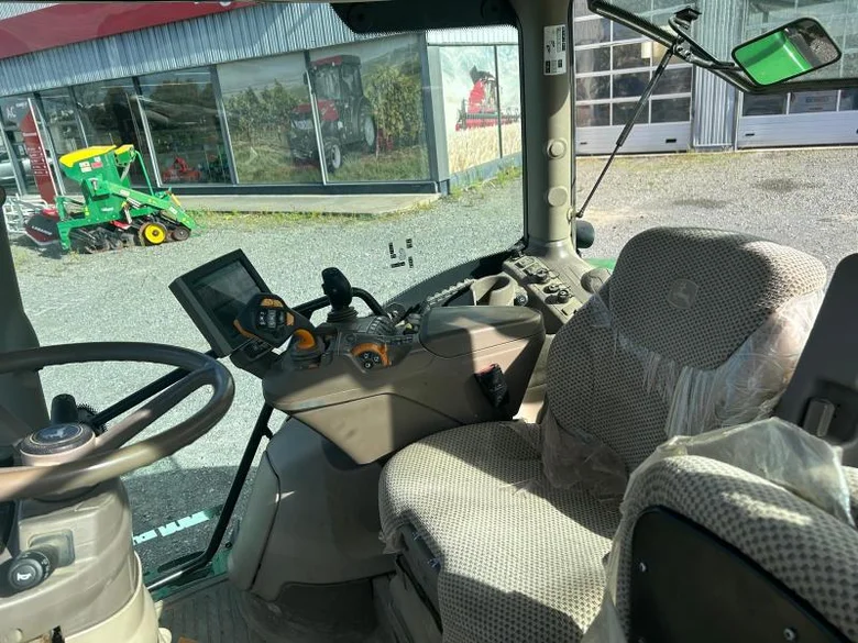Tracteur JOHN-DEERE 6120 R