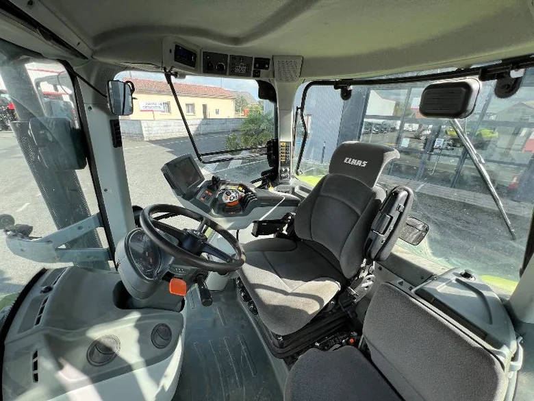 Tracteur CLAAS ARION 620