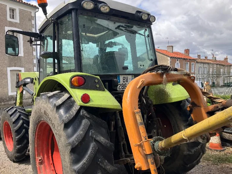 Tracteur CLAAS AXOS 340
