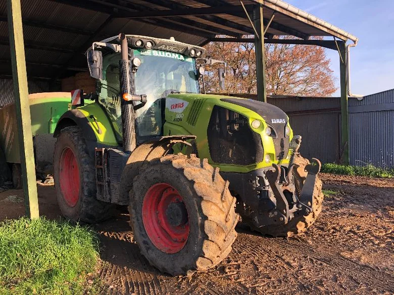 Tracteur CLAAS AXION 800